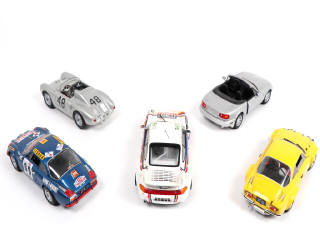 Lot 172 - DIVERS (5)