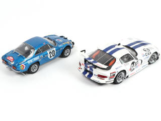 Lot 127 - DIVERS (2)