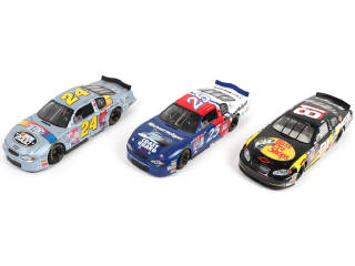 Lot 155 - DIVERS (3)