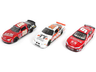 Lot 157 - DIVERS (3)