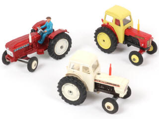 Lot 179 - DINKY TOYS (GB) (3)