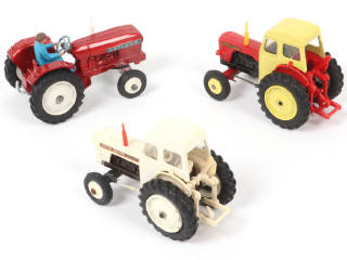 Lot 179 - DINKY TOYS (GB) (3)
