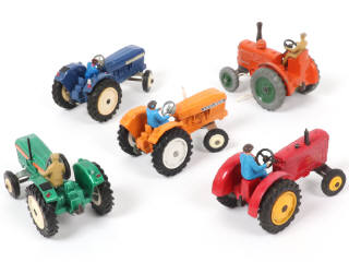 Lot 182 - DINKY TOYS (GB) (5)
