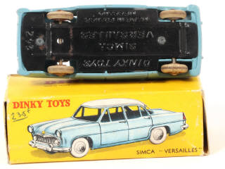 Lot 202 - DINKY TOYS (FRANCE) (1)