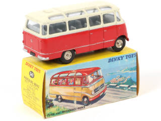 Lot 220 - DINKY TOYS (FRANCE) (1)