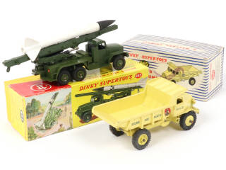 Lot 178 - DINKY TOYS (GB) (2)