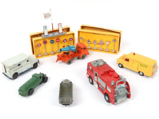 Lot 188 - DINKY TOYS (GB) (9)
