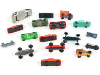 Lot 231 - DIVERS (17)