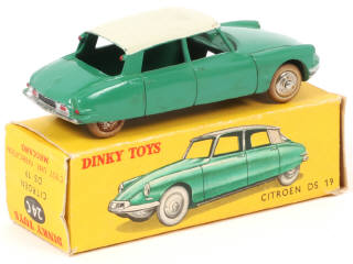 Lot 164 - DINKY TOYS (FRANCE) (1)