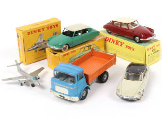 Lot 232 - DINKY TOYS (FRANCE) (5)