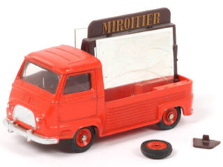 Lot 157 - DINKY TOYS (FRANCE) (1)