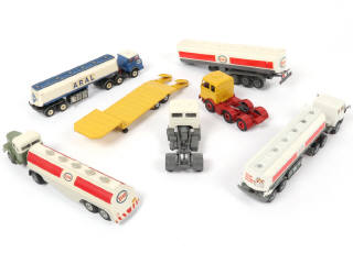 Lot 12 - DIVERS (5)