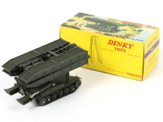 Lot 182 - DINKY TOYS (FRANCE) (1)