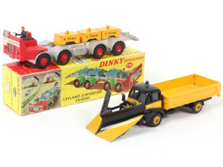 Lot 123 - DINKY TOYS (GB) (2)