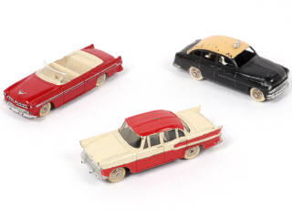 Lot 216 - DINKY TOYS (FRANCE) (3)