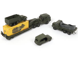 Lot 224 - DINKY TOYS (FRANCE) (4)