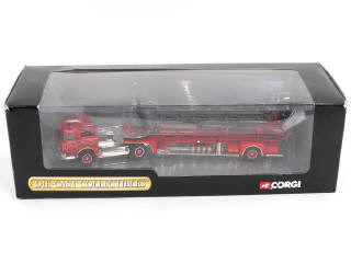 Lot 150 - CORGI TOYS (GB) (2)