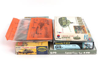 Lot 20 - DIVERS (5)