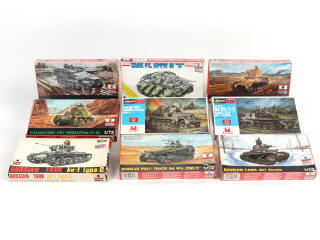 Lot 27 - DIVERS (9)