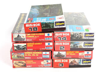 Lot 26 - DIVERS (9)