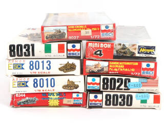 Lot 28 - DIVERS (9)