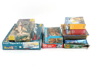 Lot 29 - DIVERS (12)