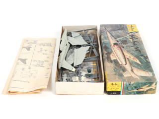 Lot 29 - DIVERS (12)