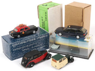 Lot 143 - DIVERS (4)