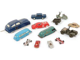 Lot 75 - DIVERS (13)