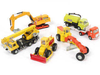 Lot 194 - DINKY TOYS (GB) (6)