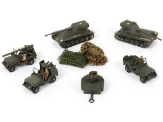Lot 267 - DINKY TOYS (FRANCE) (8)