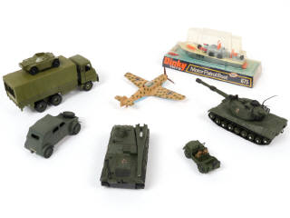 Lot 202 - DINKY TOYS (GB) (8)