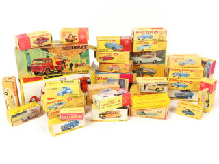 Lot 81 - DIVERS (40)
