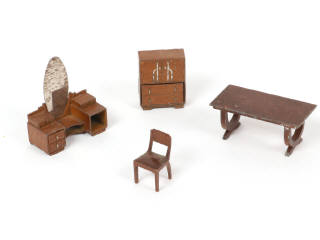 Lot 214 - DINKY TOYS (FRANCE) (4)