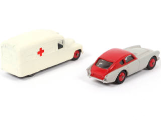 Lot 178 - DINKY TOYS (GB) (2)