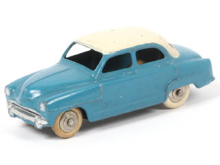 Lot 219 - DINKY TOYS (FRANCE) (1)