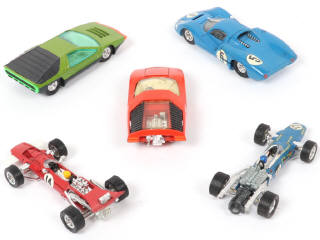 Lot 257 - DINKY TOYS (FRANCE) (5)
