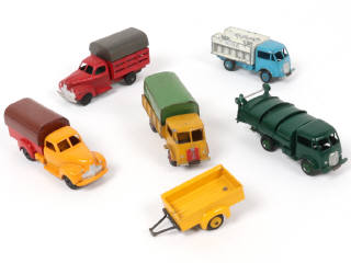 Lot 265 - DINKY TOYS (FRANCE) (6)