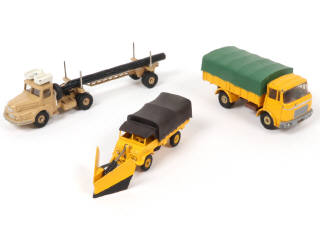 Lot 241 - DINKY TOYS (FRANCE) (3)