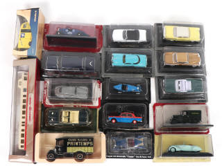 Lot 61 - DIVERS (17)