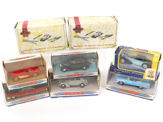 Lot 30 - DIVERS (9)