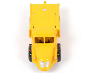 Lot 532 - DINKY TOYS (FRANCE) (1)