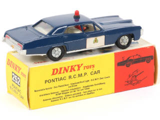 Lot 566 - DINKY TOYS (GB) (1)