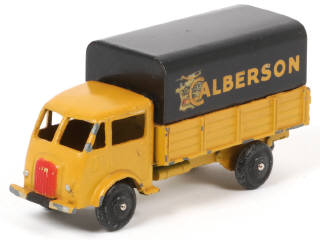 Lot 523 - DINKY TOYS (FRANCE) (1)
