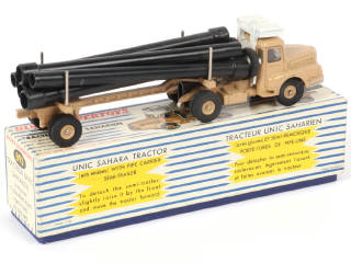 Lot 530 - DINKY TOYS (FRANCE) (1)