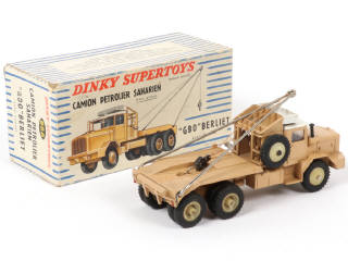 Lot 533 - DINKY TOYS (FRANCE) (1)