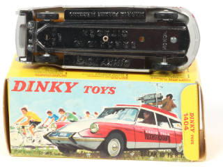 Lot 465 - DINKY TOYS (FRANCE) (1)