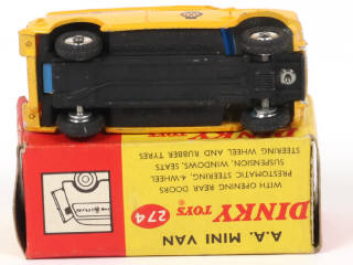 Lot 562 - DINKY TOYS (GB) (1)