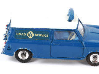 Lot 563 - DINKY TOYS (GB) (1)