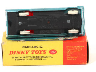 Lot 557 - DINKY TOYS (GB) (1)